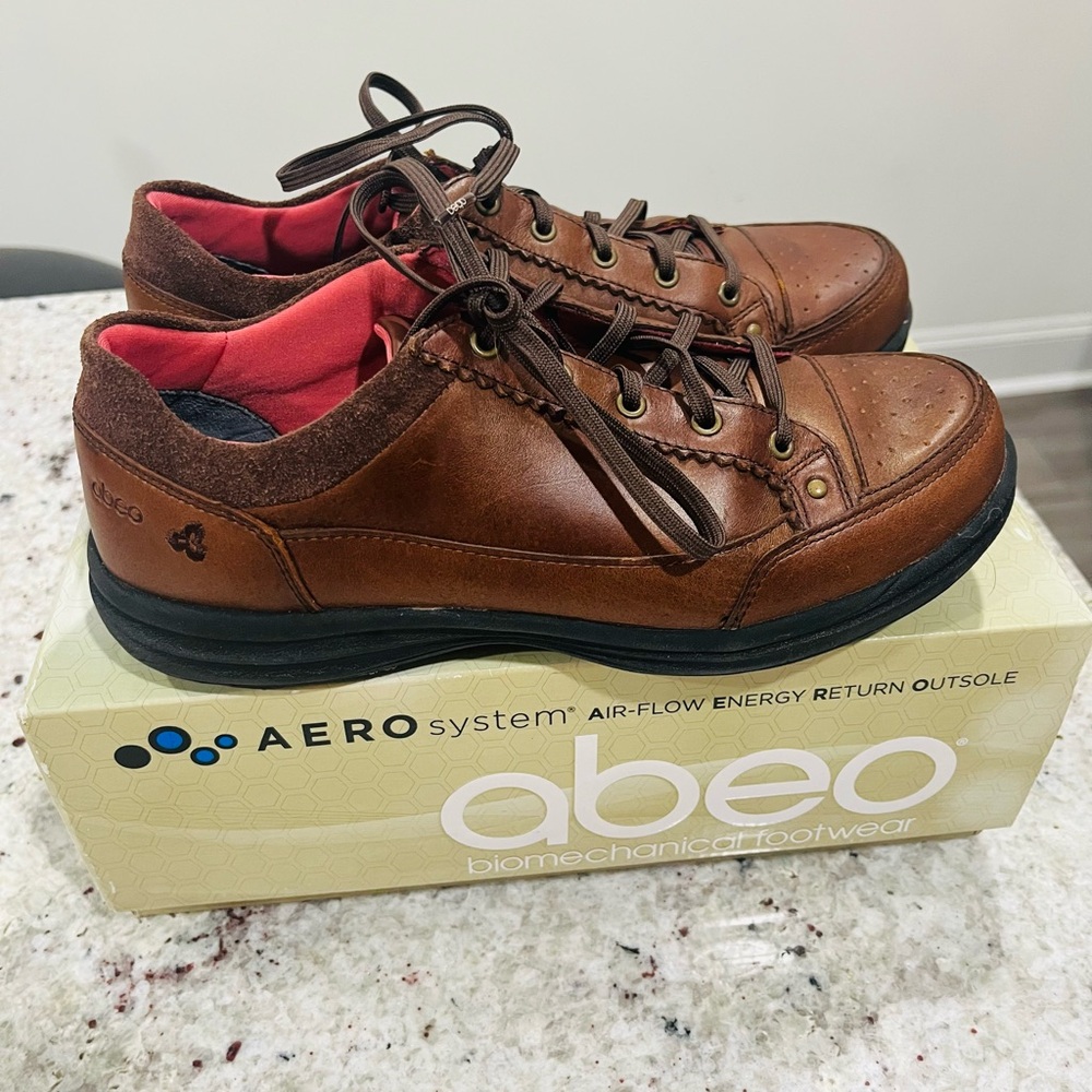 EUC Abeo Brown and Red Leather Sneakers with Lace-Up Design